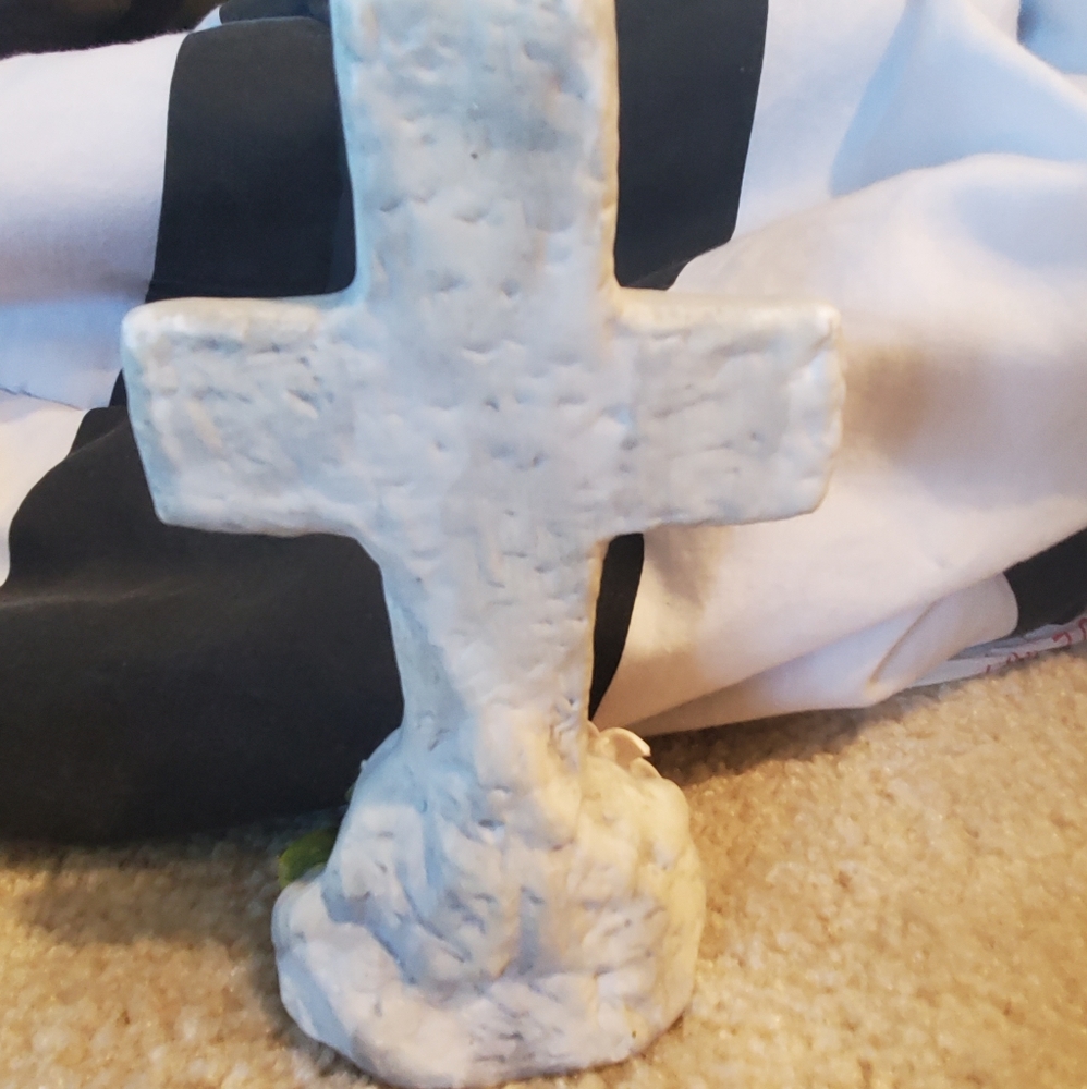 Cross Decor - Picture 2 of 4